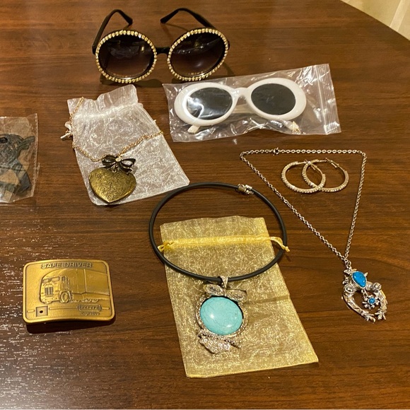 LIVE SHOWClick this listing to be Notified Sharing Yours!! Win Tray space/gifts! - Picture 5 of 16